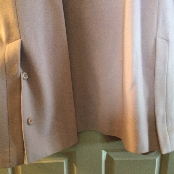 Vintage Harve Benard 100% Wool coat fully lined in new condition. Lilac, Sz 14. - Picture 7 of 9